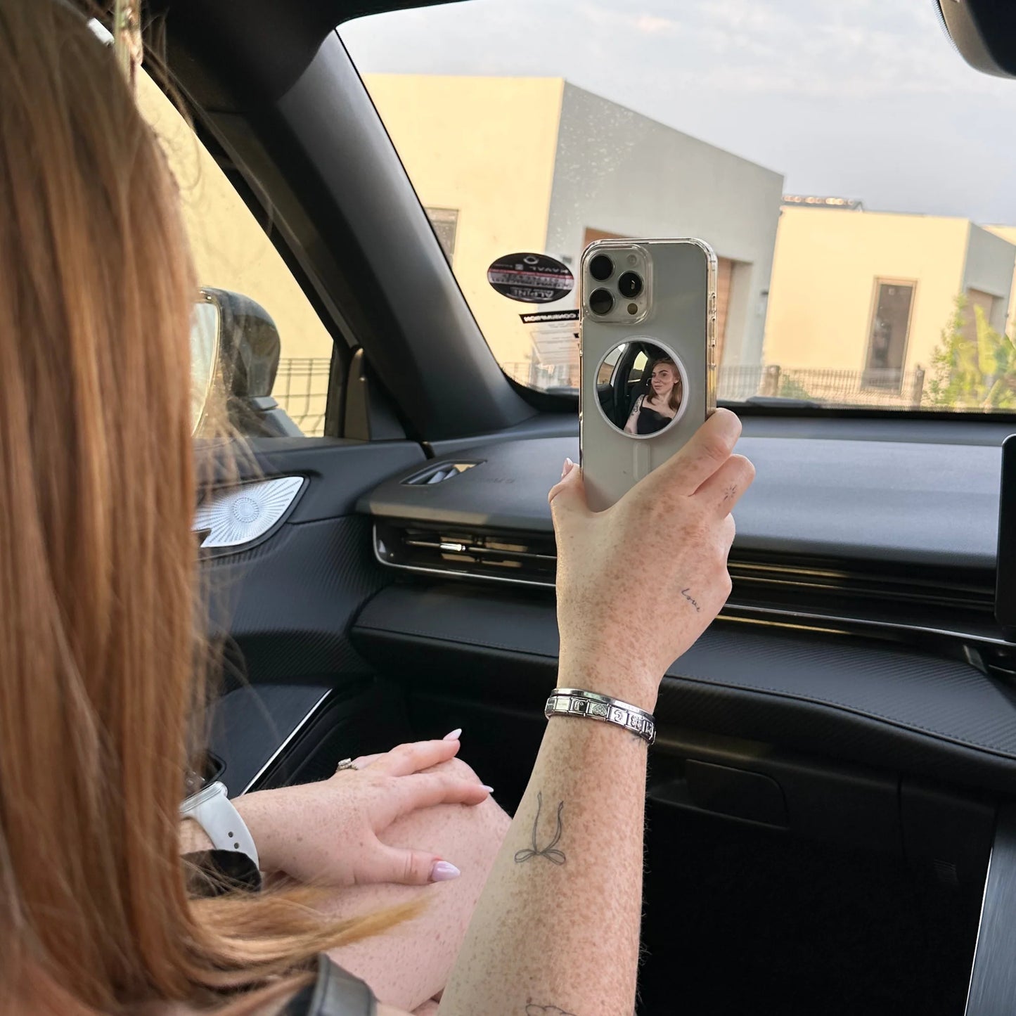 Magnetic Selfie Mirror